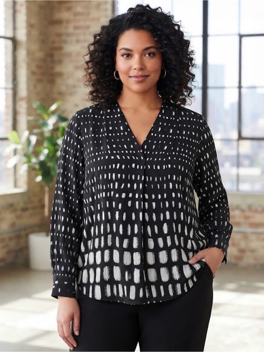 Investments Black & White Printed Button-Down V-Neck Blouse